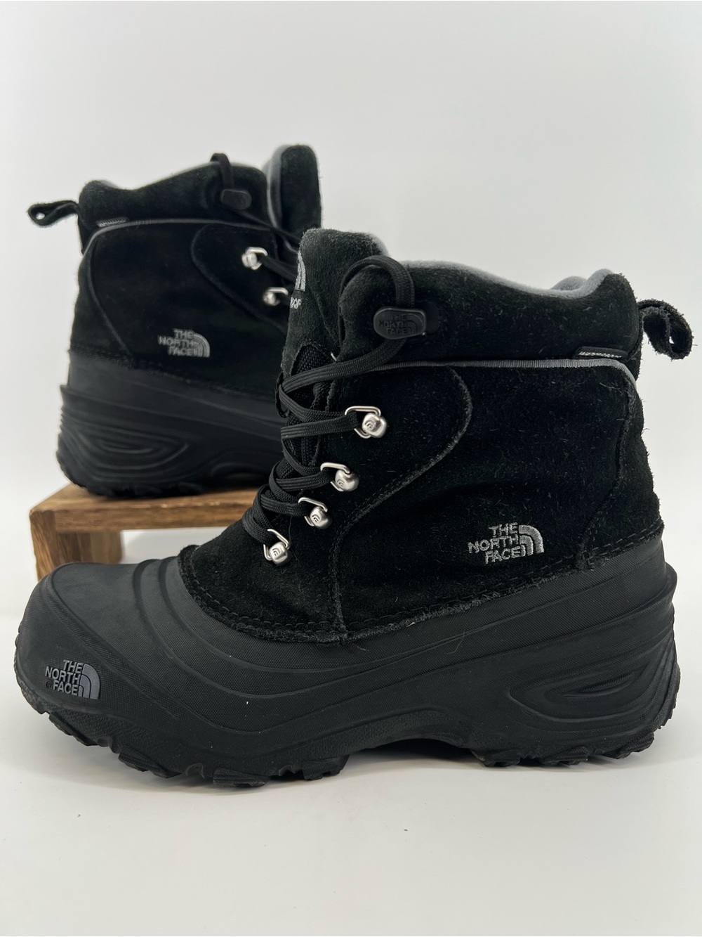 The North Face Big Chilkat Lace II Waterproof Boots Woman’s Black Shoe Size US 7